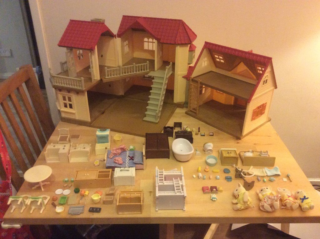 sylvanian families beechwood hall and cosy cottage